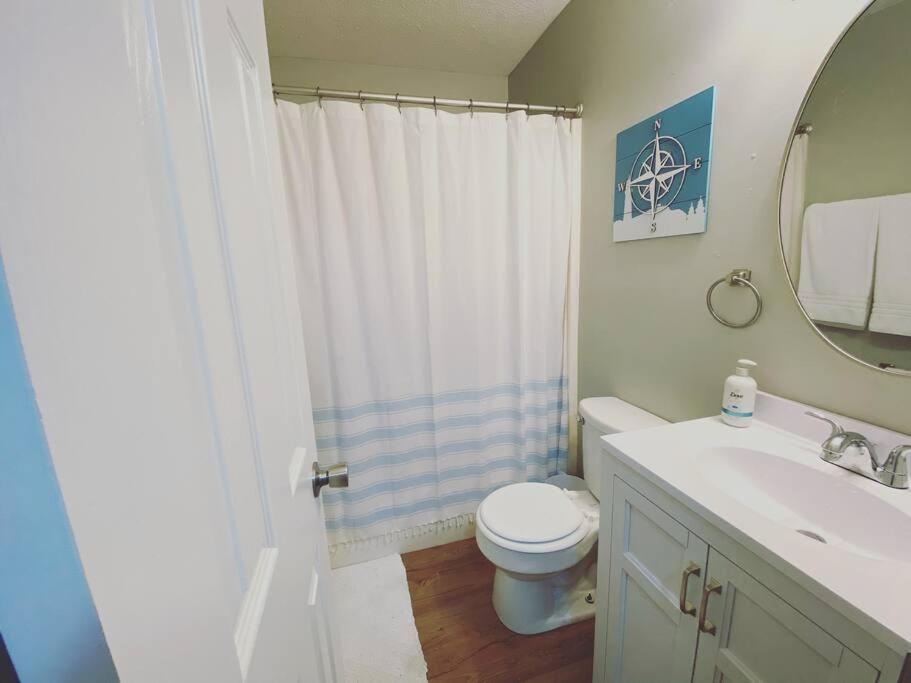 White Sand Getaway Steps From Beach Gulfport Esterno foto