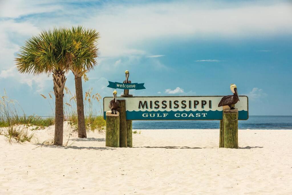 White Sand Getaway Steps From Beach Gulfport Esterno foto