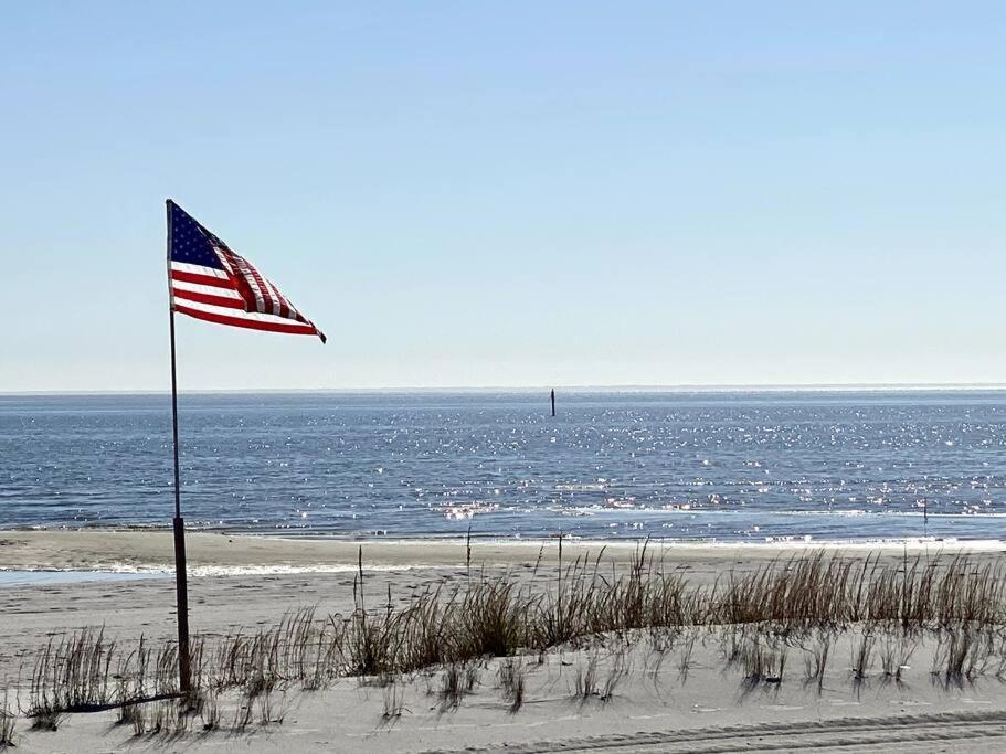 White Sand Getaway Steps From Beach Gulfport Esterno foto