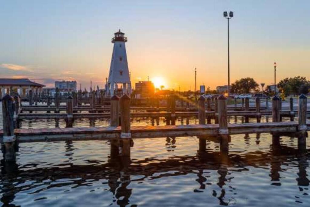 White Sand Getaway Steps From Beach Gulfport Esterno foto