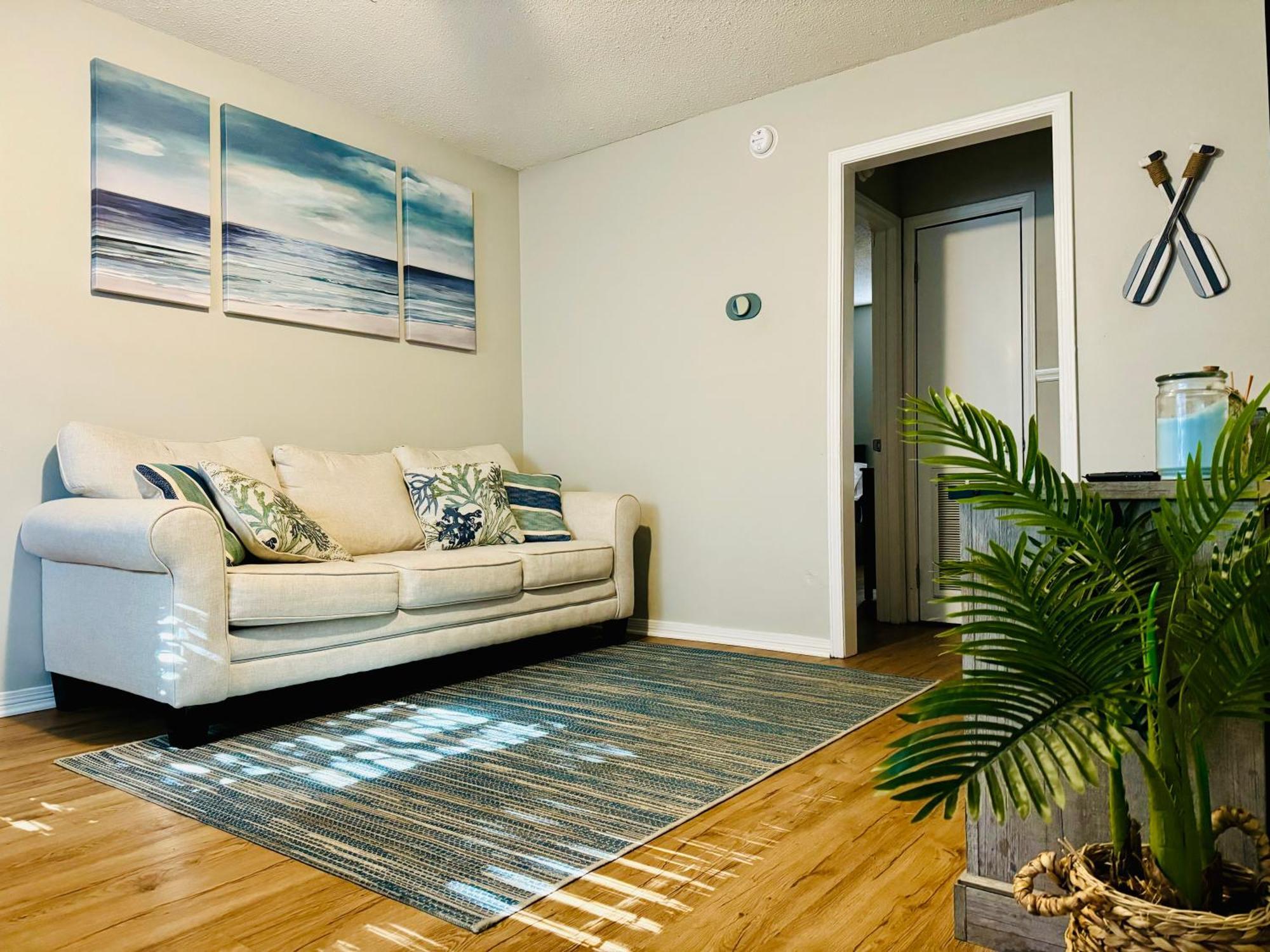 White Sand Getaway Steps From Beach Gulfport Esterno foto